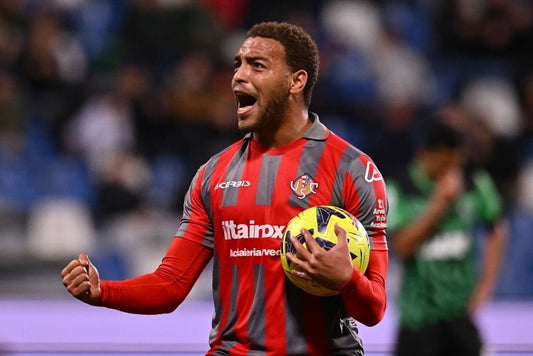 Cyriel Dessers celebrates his goal for Cremeonse vs Sassuolo