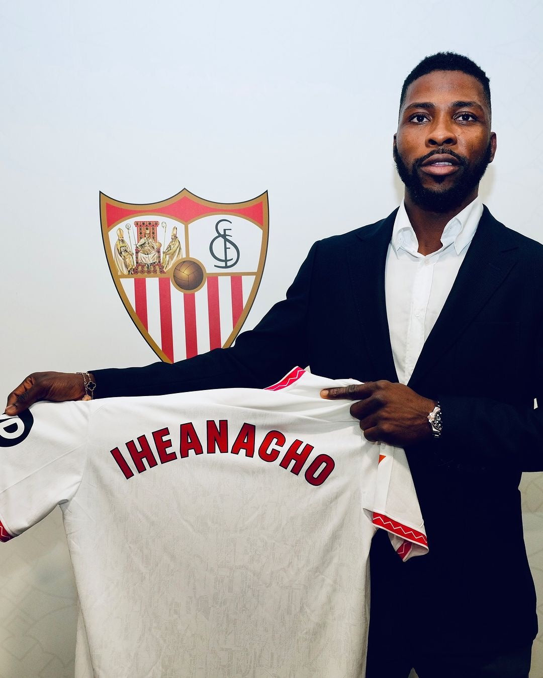 Official: Sevilla FC sign Kelechi Iheanacho