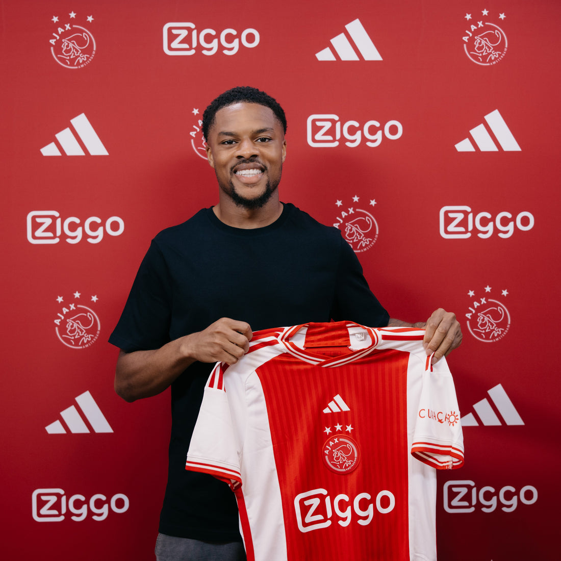 Chuba Akpom joins AFC Ajax